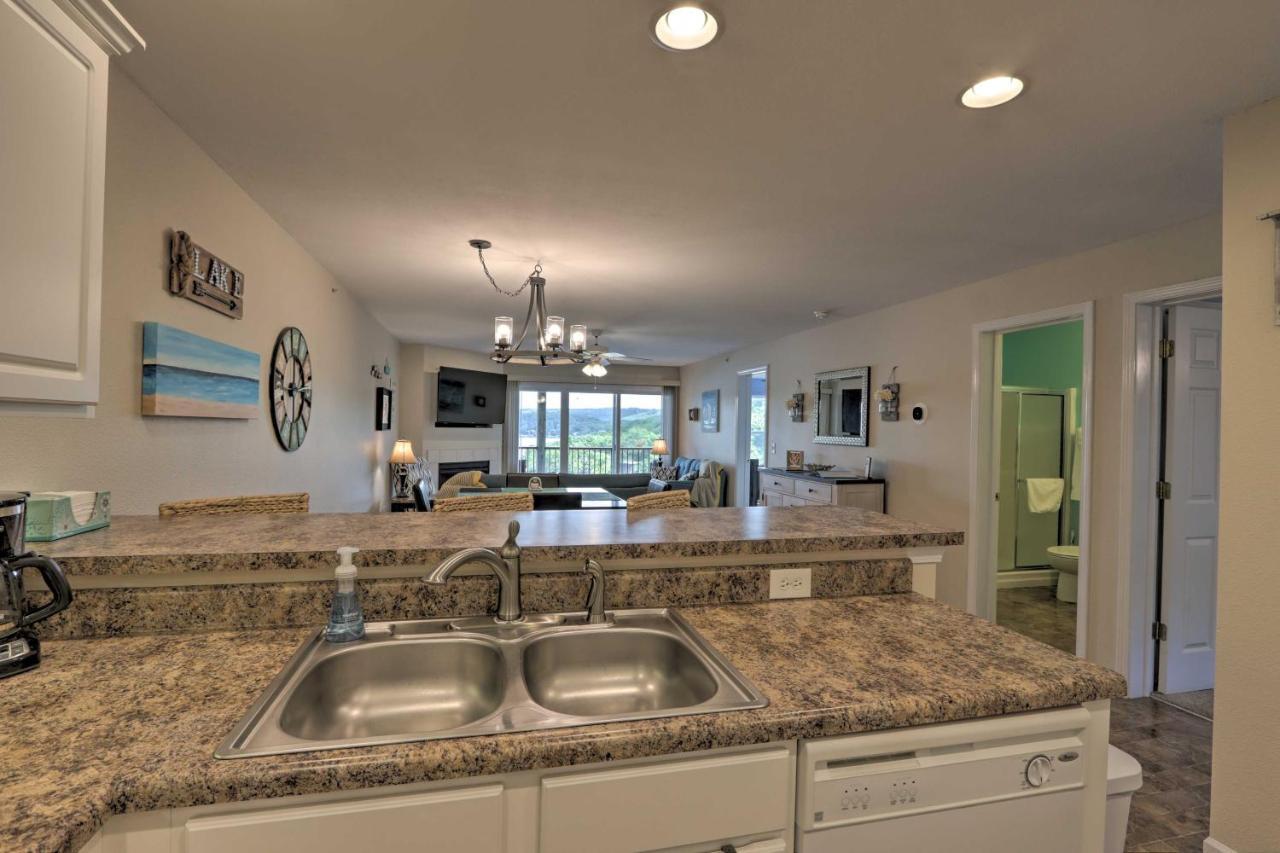 The Lake Escape With Balcony And Pool Access! Camdenton Exteriör bild