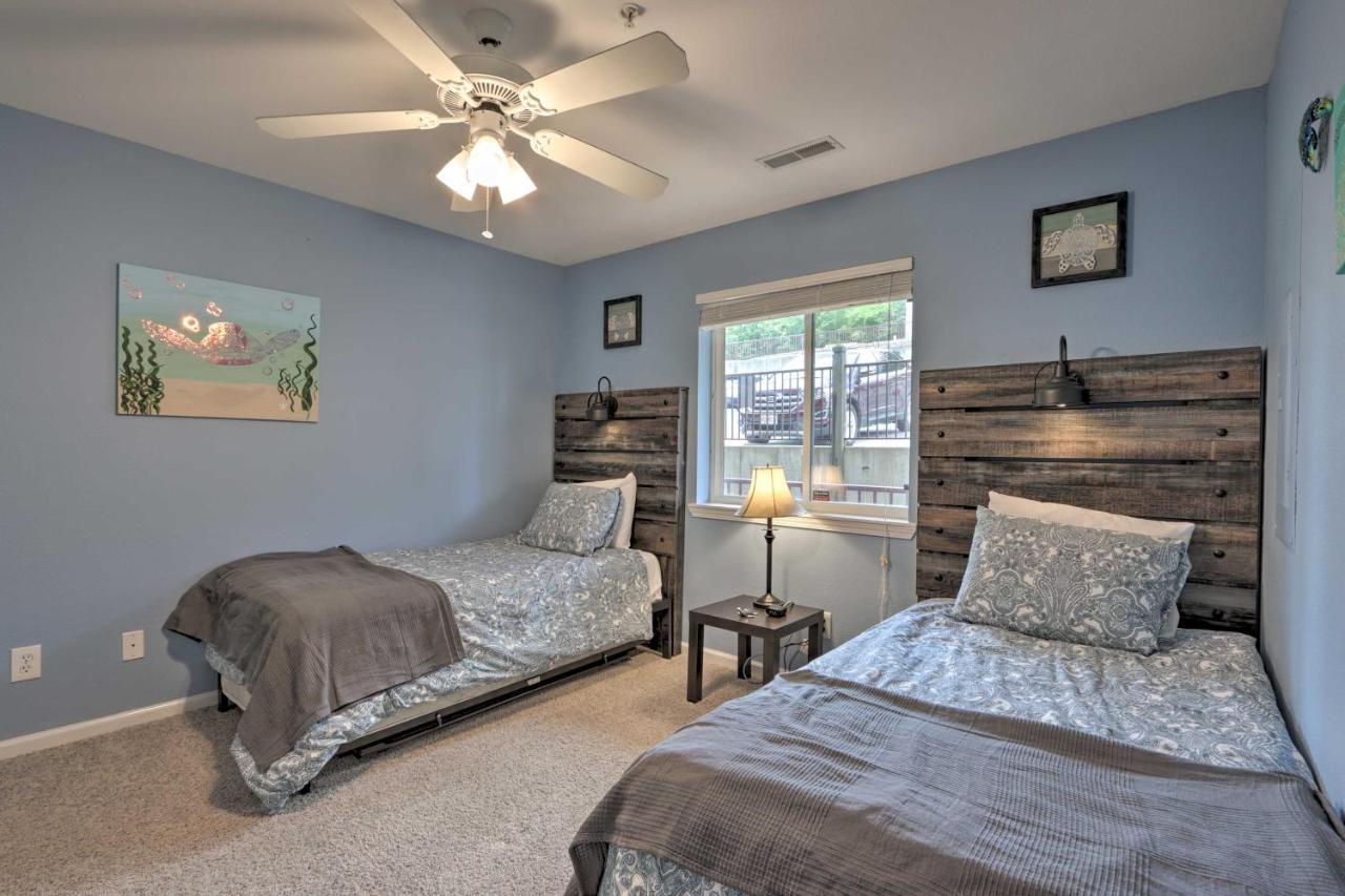 The Lake Escape With Balcony And Pool Access! Camdenton Exteriör bild