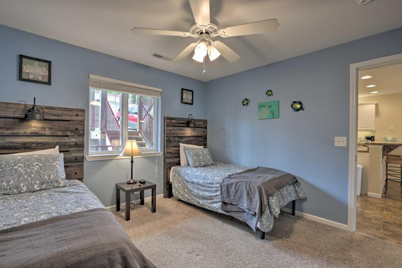 The Lake Escape With Balcony And Pool Access! Camdenton Exteriör bild