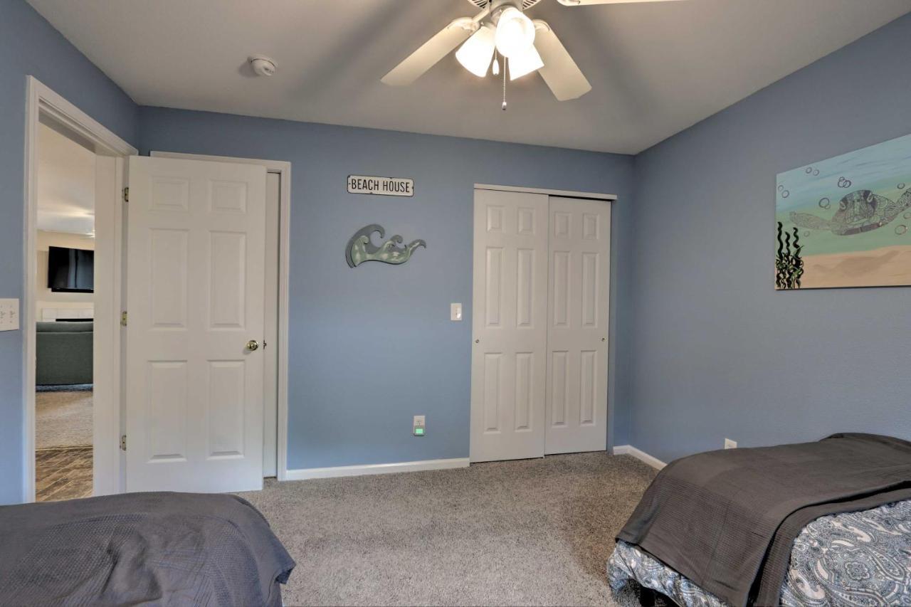 The Lake Escape With Balcony And Pool Access! Camdenton Exteriör bild